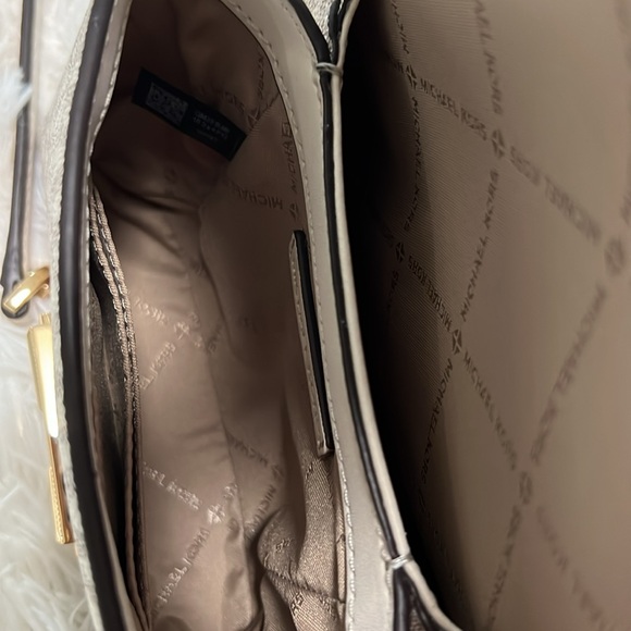 Michael Kore - Picture 8 of 9